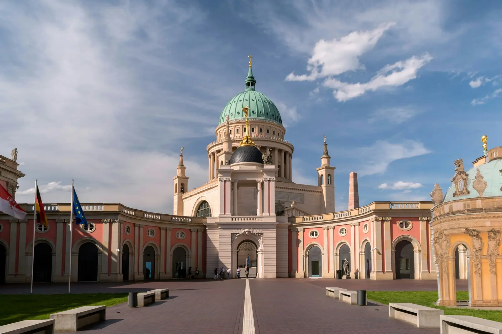 Alter Markt mit Stadtschloss und Nikolaikirche in Potsdam